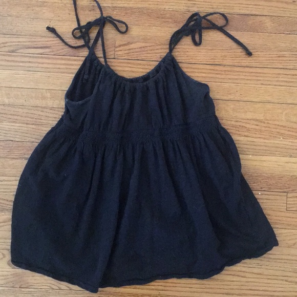 Vintage Havana Tops - Vintage Havana flowy top. Medium